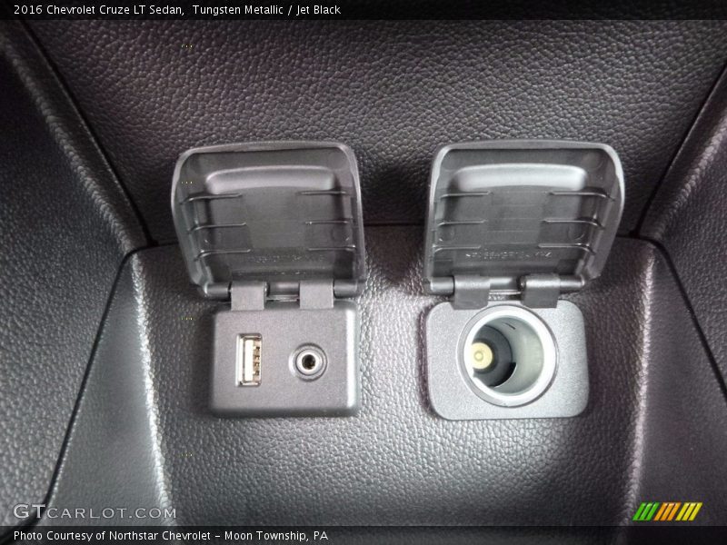 Tungsten Metallic / Jet Black 2016 Chevrolet Cruze LT Sedan