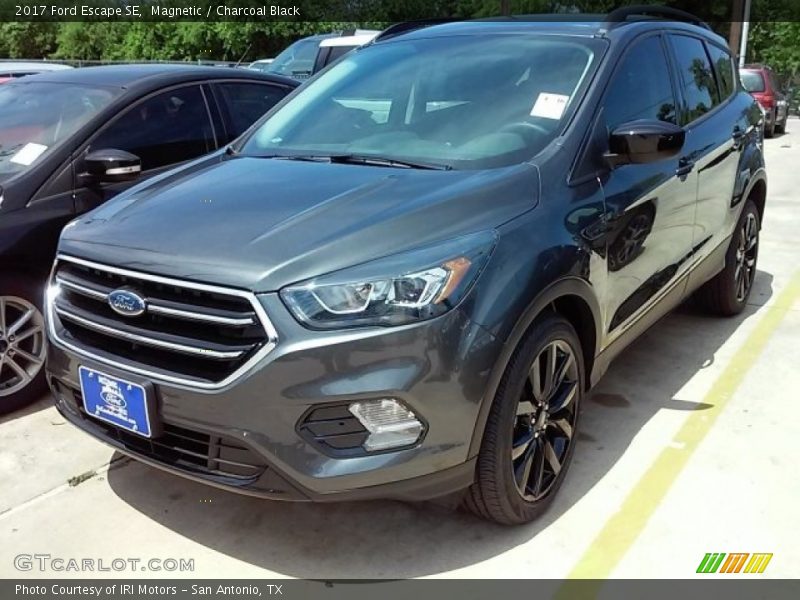 Magnetic / Charcoal Black 2017 Ford Escape SE