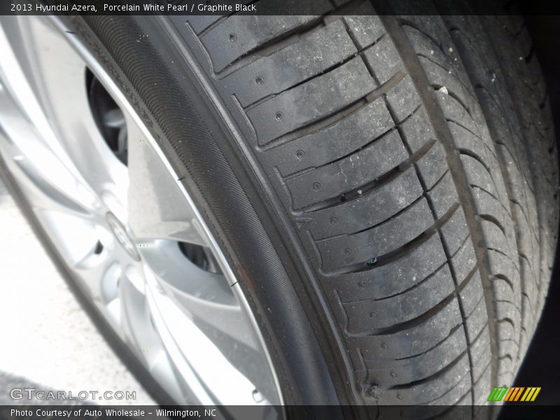 Porcelain White Pearl / Graphite Black 2013 Hyundai Azera