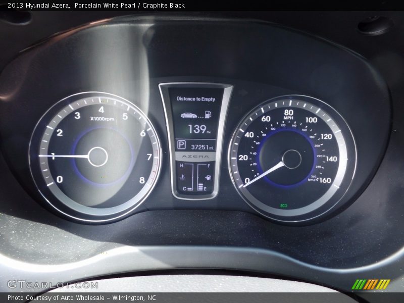 Porcelain White Pearl / Graphite Black 2013 Hyundai Azera