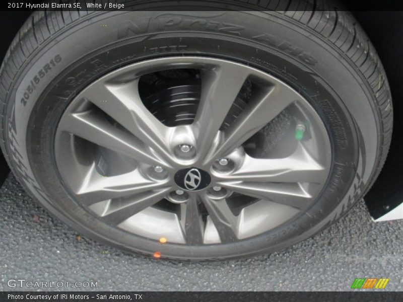 White / Beige 2017 Hyundai Elantra SE