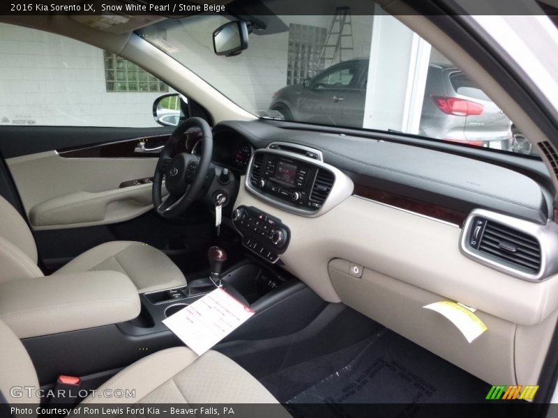 Snow White Pearl / Stone Beige 2016 Kia Sorento LX