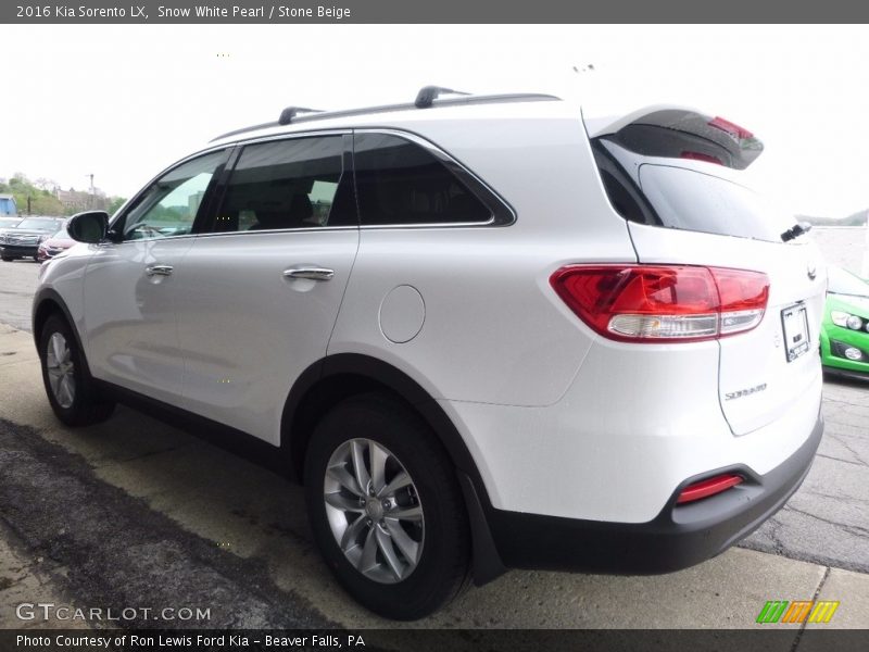 Snow White Pearl / Stone Beige 2016 Kia Sorento LX