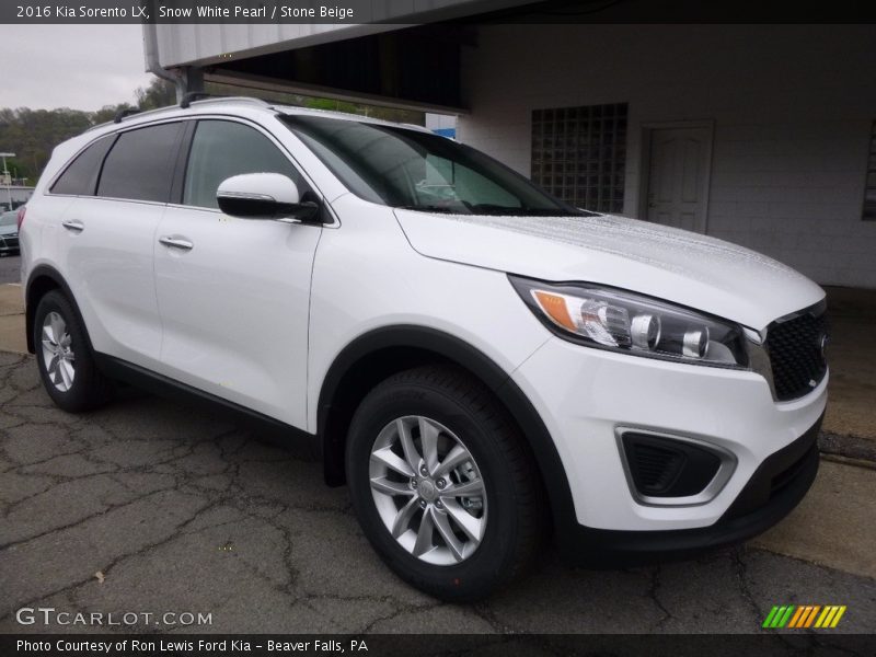 Snow White Pearl / Stone Beige 2016 Kia Sorento LX