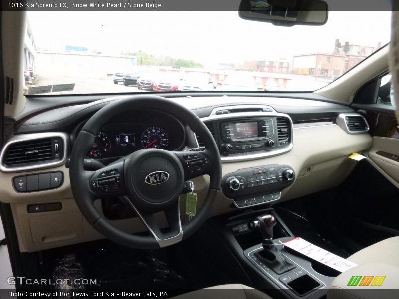 Snow White Pearl / Stone Beige 2016 Kia Sorento LX