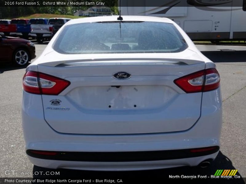 Oxford White / Medium Earth Gray 2016 Ford Fusion S
