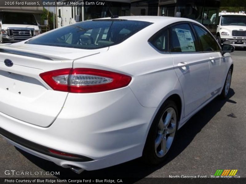 Oxford White / Medium Earth Gray 2016 Ford Fusion S