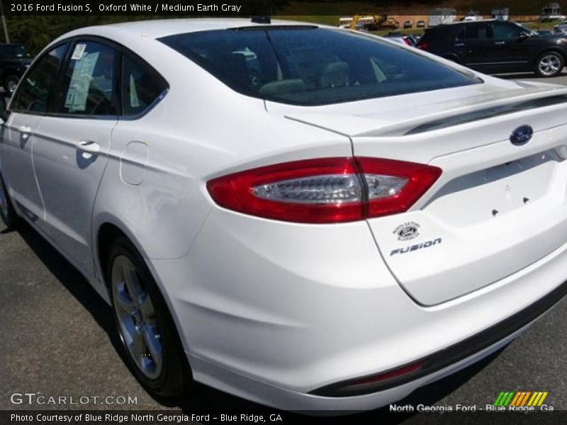Oxford White / Medium Earth Gray 2016 Ford Fusion S