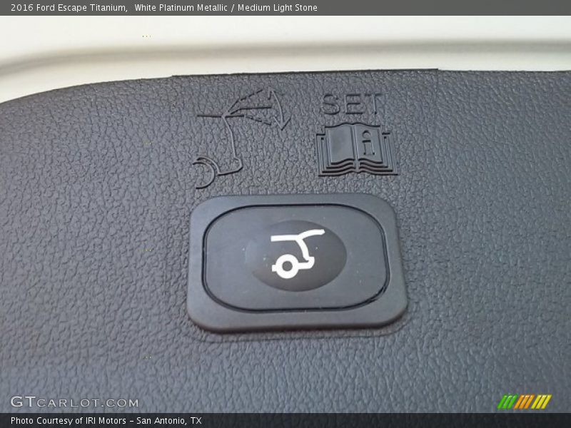 White Platinum Metallic / Medium Light Stone 2016 Ford Escape Titanium