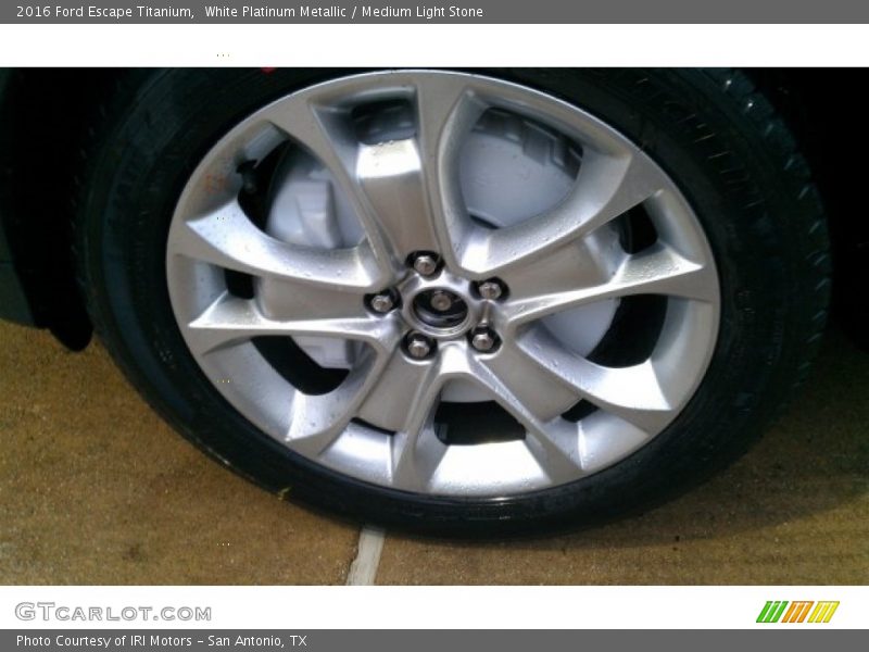 White Platinum Metallic / Medium Light Stone 2016 Ford Escape Titanium