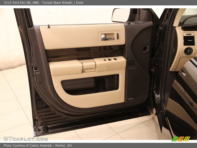 Tuxedo Black Metallic / Dune 2013 Ford Flex SEL AWD