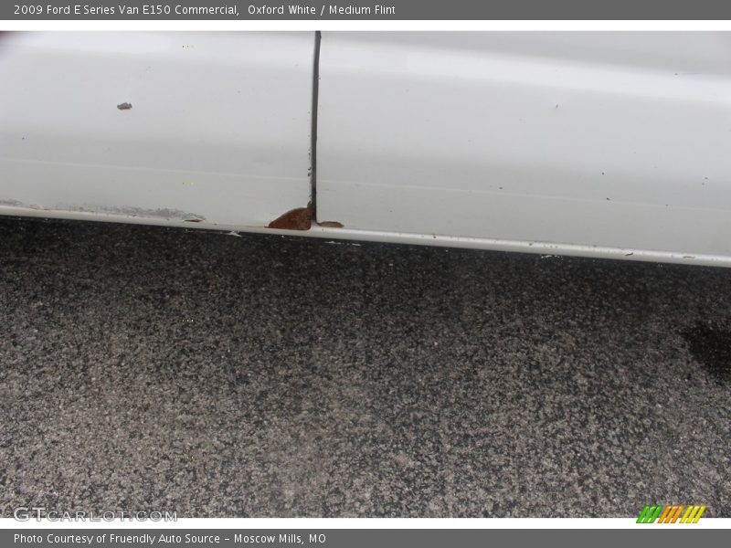 Oxford White / Medium Flint 2009 Ford E Series Van E150 Commercial