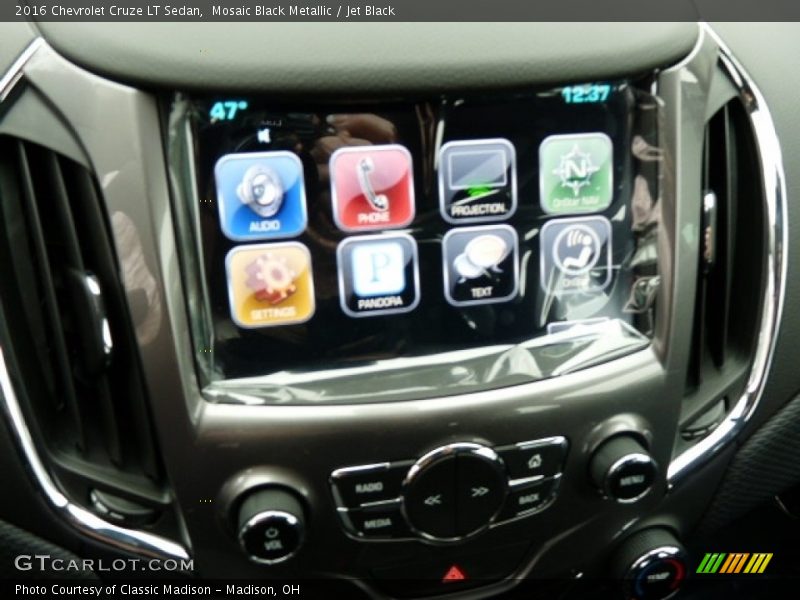 Mosaic Black Metallic / Jet Black 2016 Chevrolet Cruze LT Sedan
