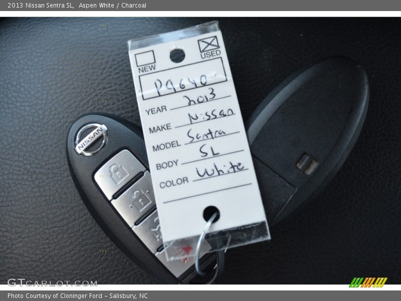 Aspen White / Charcoal 2013 Nissan Sentra SL