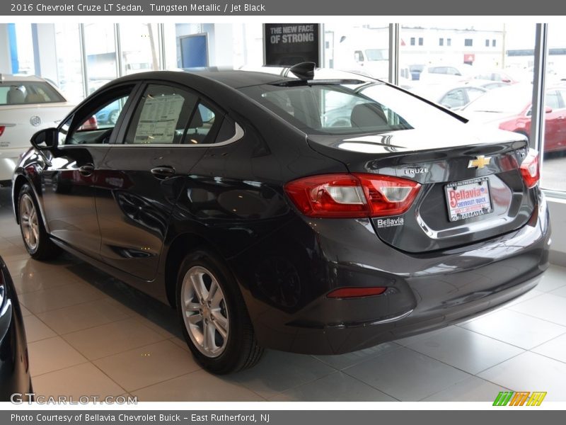 Tungsten Metallic / Jet Black 2016 Chevrolet Cruze LT Sedan
