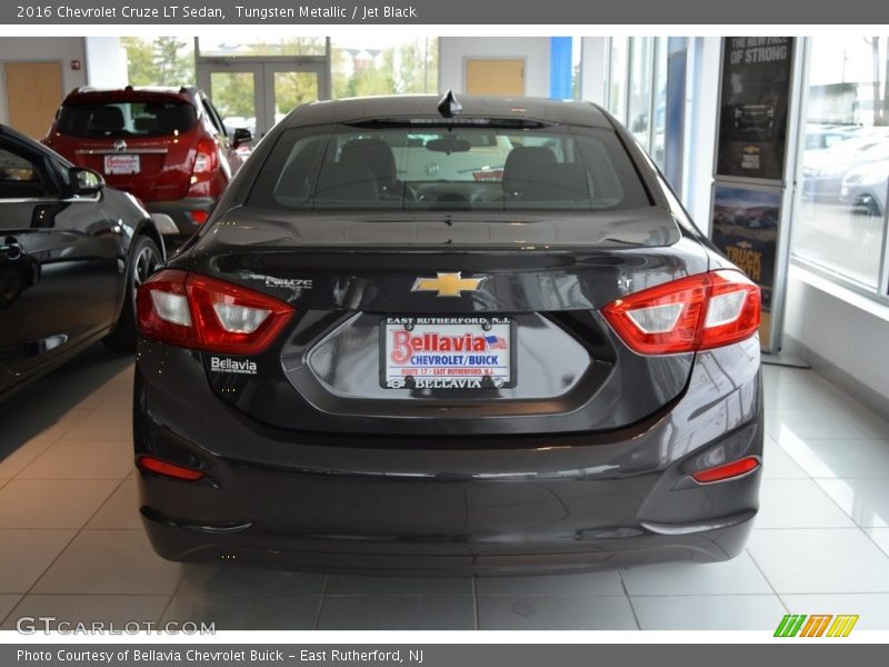 Tungsten Metallic / Jet Black 2016 Chevrolet Cruze LT Sedan