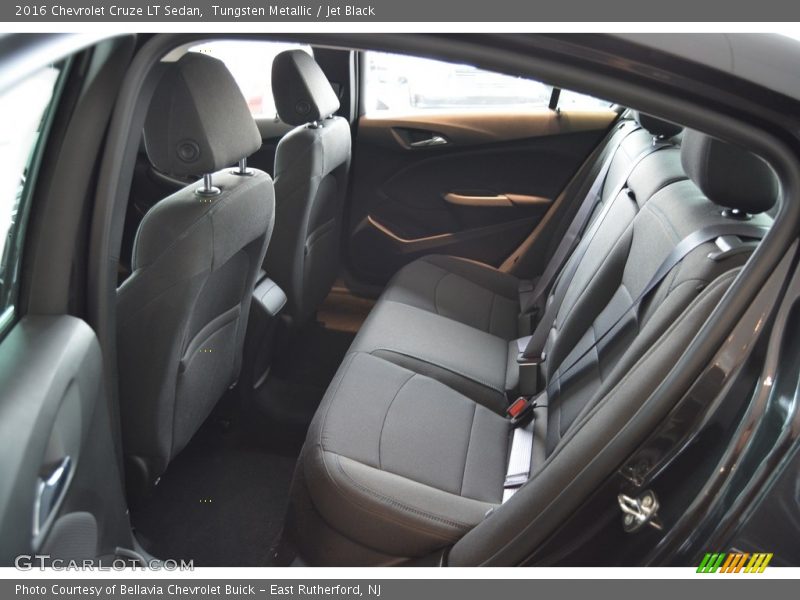 Tungsten Metallic / Jet Black 2016 Chevrolet Cruze LT Sedan