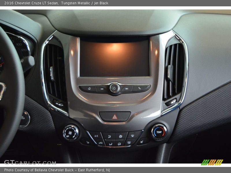 Tungsten Metallic / Jet Black 2016 Chevrolet Cruze LT Sedan