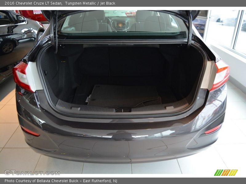 Tungsten Metallic / Jet Black 2016 Chevrolet Cruze LT Sedan