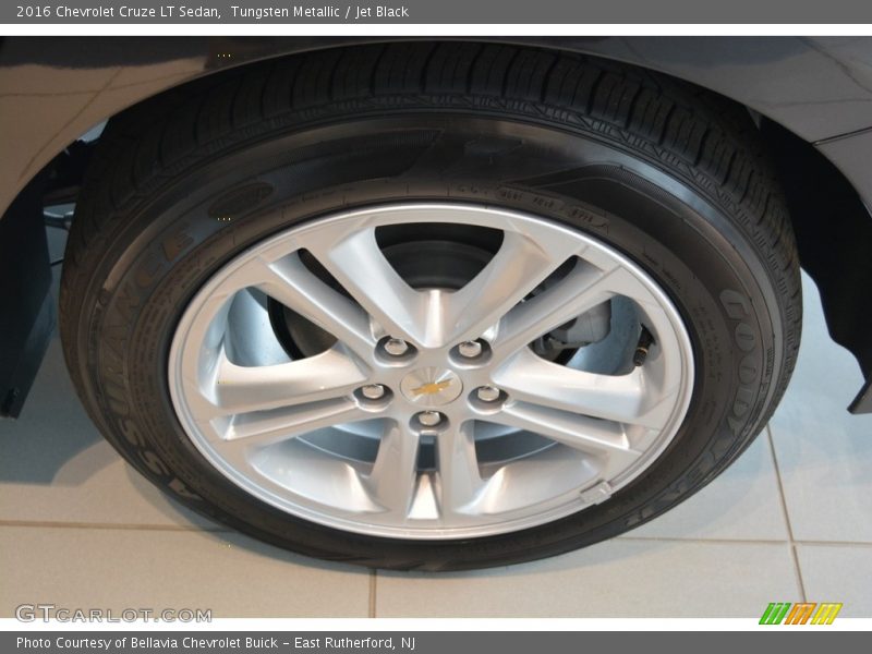 Tungsten Metallic / Jet Black 2016 Chevrolet Cruze LT Sedan