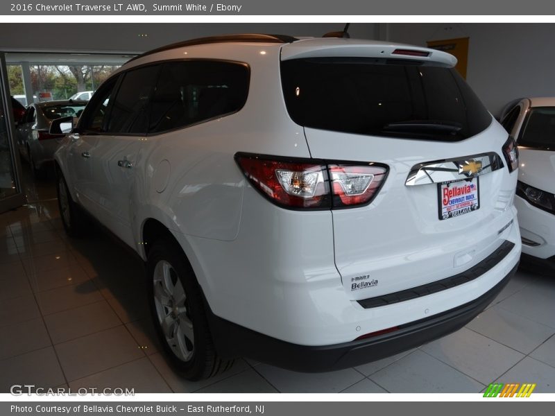 Summit White / Ebony 2016 Chevrolet Traverse LT AWD