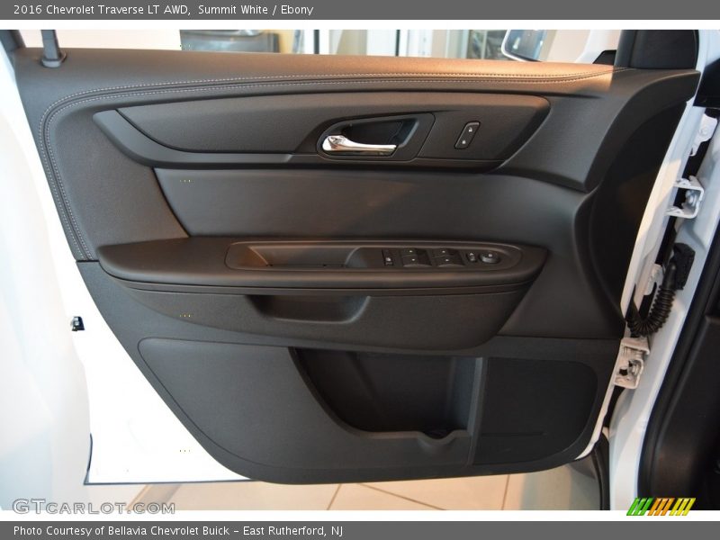 Summit White / Ebony 2016 Chevrolet Traverse LT AWD