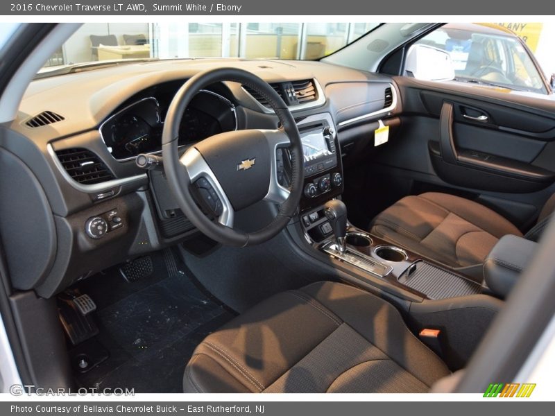 Summit White / Ebony 2016 Chevrolet Traverse LT AWD
