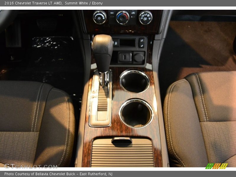 Summit White / Ebony 2016 Chevrolet Traverse LT AWD