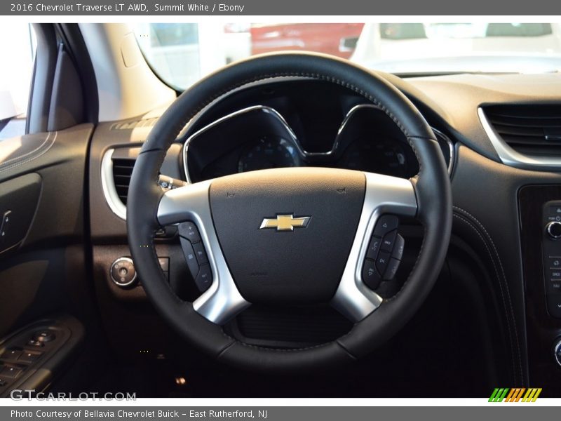 Summit White / Ebony 2016 Chevrolet Traverse LT AWD