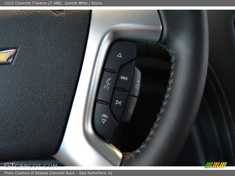 Summit White / Ebony 2016 Chevrolet Traverse LT AWD