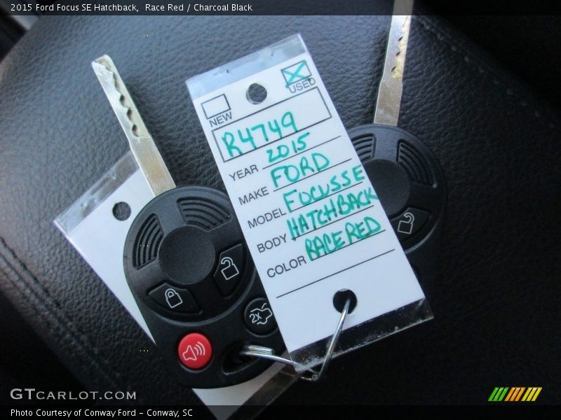 Race Red / Charcoal Black 2015 Ford Focus SE Hatchback