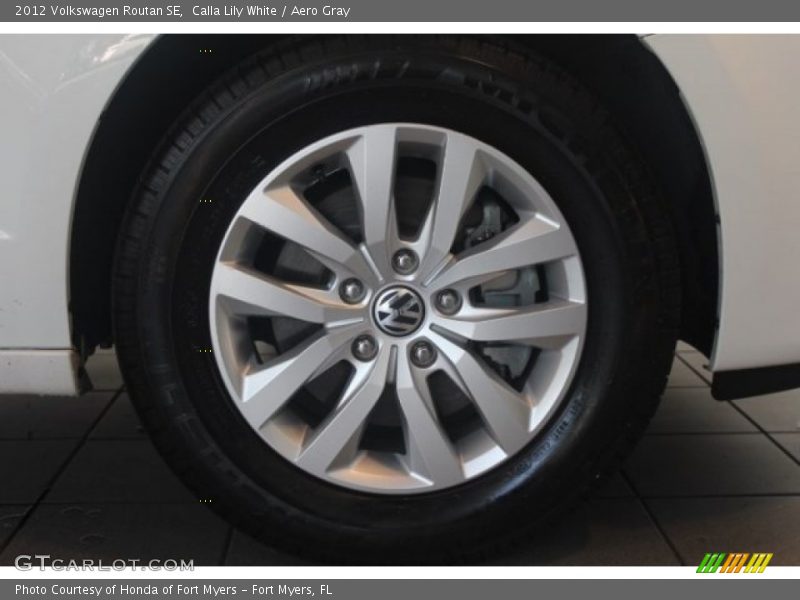 Calla Lily White / Aero Gray 2012 Volkswagen Routan SE
