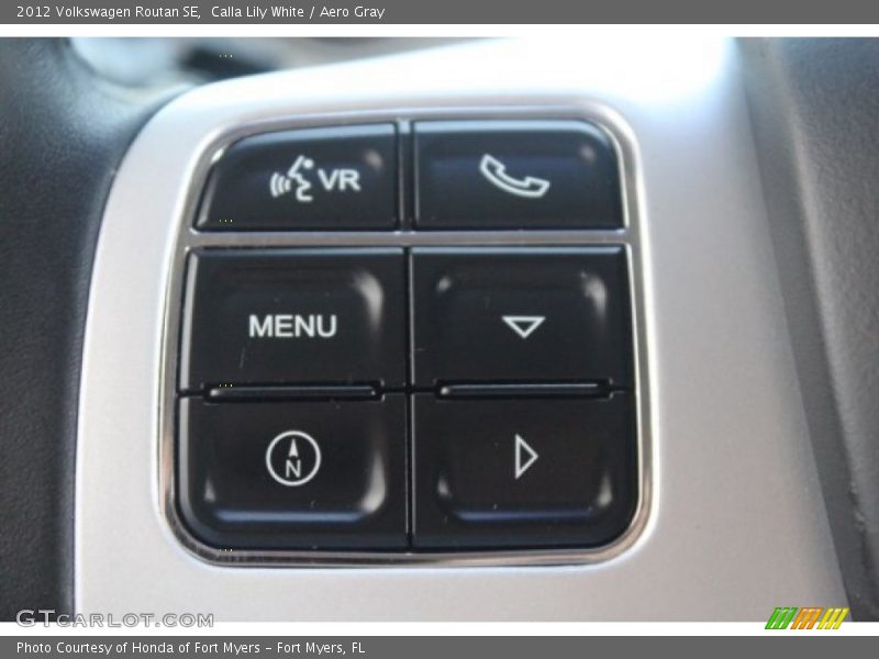 Calla Lily White / Aero Gray 2012 Volkswagen Routan SE