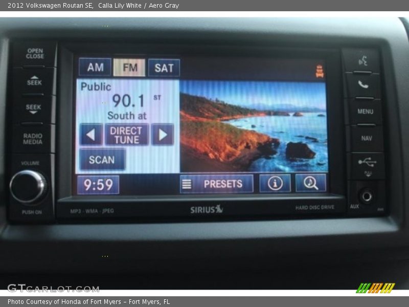Calla Lily White / Aero Gray 2012 Volkswagen Routan SE