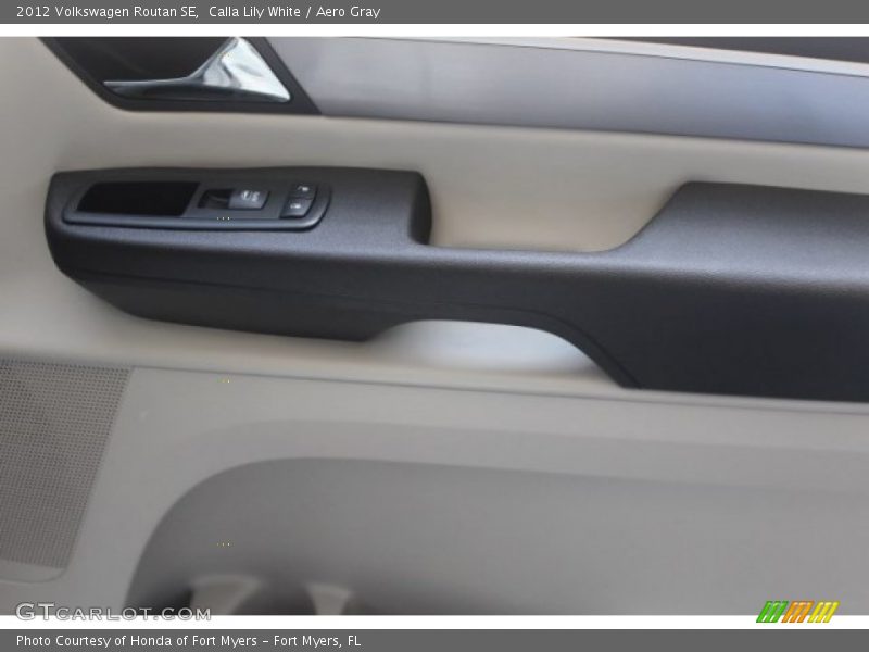 Calla Lily White / Aero Gray 2012 Volkswagen Routan SE