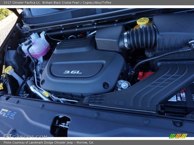 Brilliant Black Crystal Pearl / Cognac/Alloy/Toffee 2017 Chrysler Pacifica LX