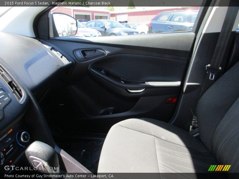 Magnetic Metallic / Charcoal Black 2015 Ford Focus S Sedan