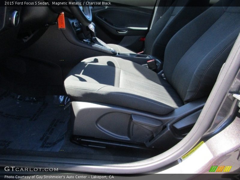 Magnetic Metallic / Charcoal Black 2015 Ford Focus S Sedan