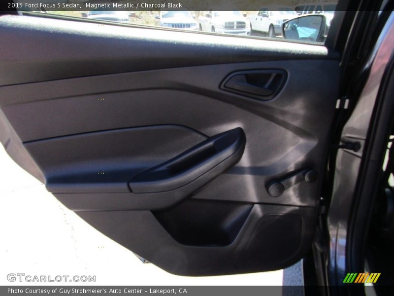 Magnetic Metallic / Charcoal Black 2015 Ford Focus S Sedan