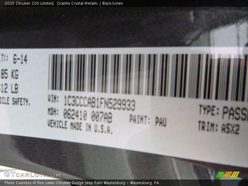 Granite Crystal Metallic / Black/Linen 2015 Chrysler 200 Limited