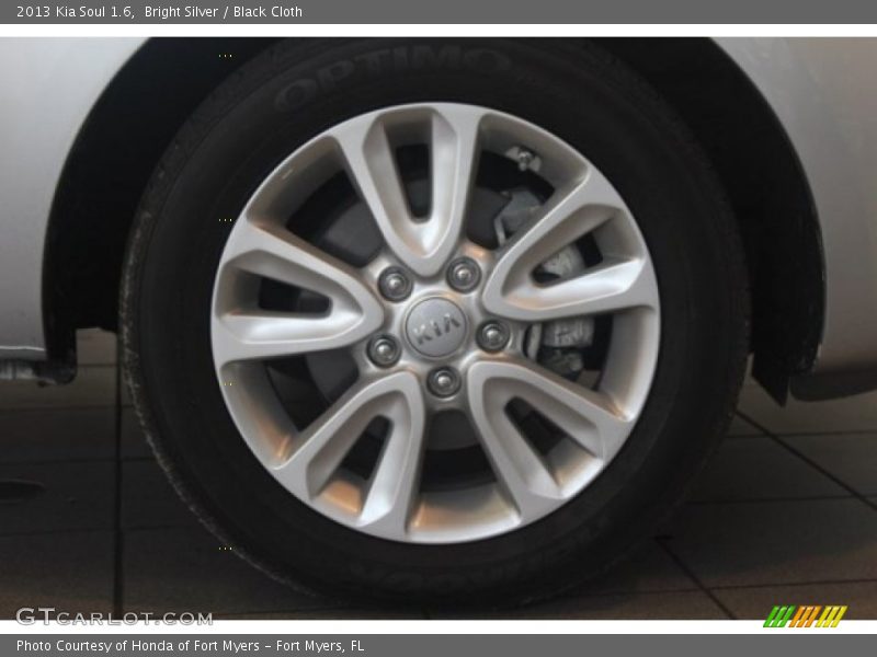Bright Silver / Black Cloth 2013 Kia Soul 1.6