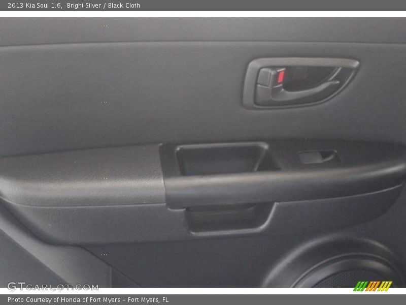 Bright Silver / Black Cloth 2013 Kia Soul 1.6