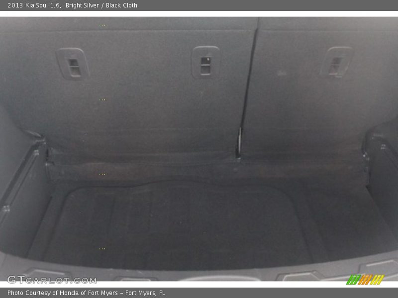 Bright Silver / Black Cloth 2013 Kia Soul 1.6