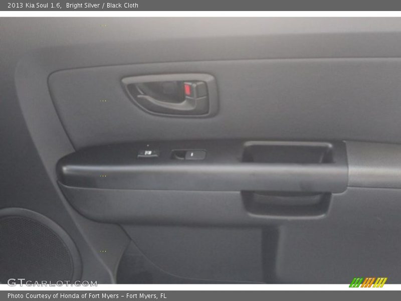 Bright Silver / Black Cloth 2013 Kia Soul 1.6