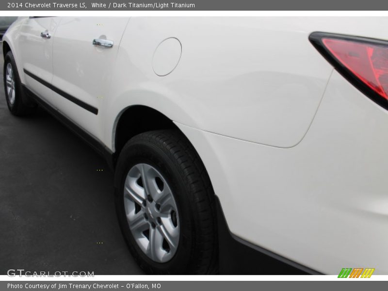 White / Dark Titanium/Light Titanium 2014 Chevrolet Traverse LS