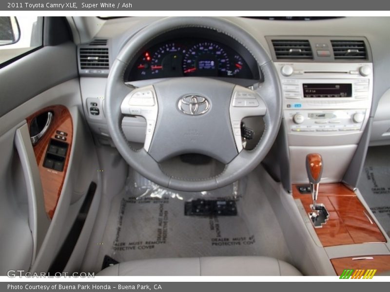 Super White / Ash 2011 Toyota Camry XLE