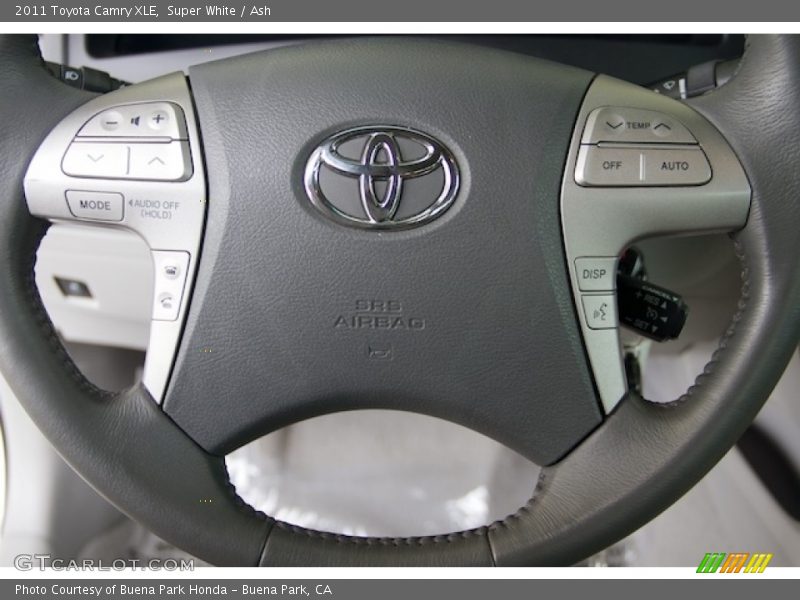 Super White / Ash 2011 Toyota Camry XLE