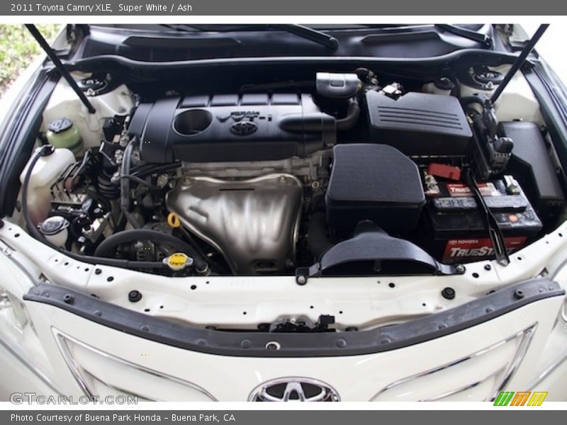Super White / Ash 2011 Toyota Camry XLE