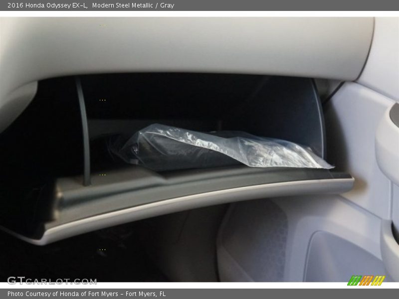 Modern Steel Metallic / Gray 2016 Honda Odyssey EX-L