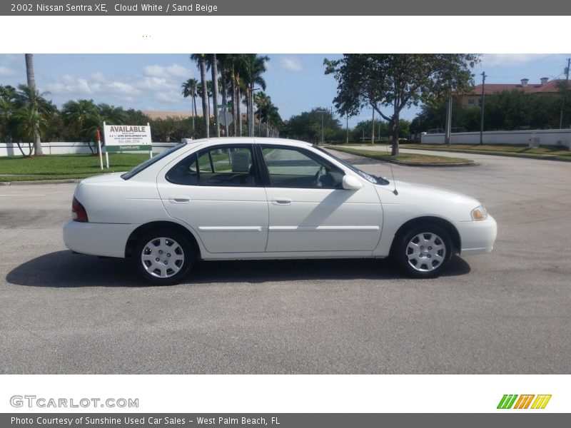Cloud White / Sand Beige 2002 Nissan Sentra XE